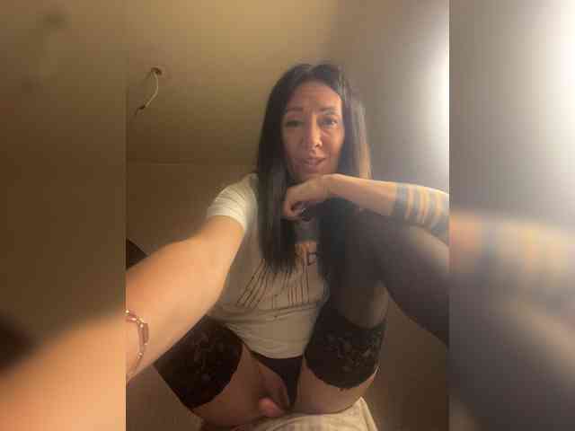 Karolina_Milf webcam