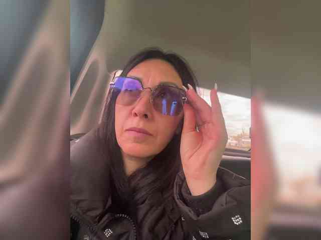 Karolina_Milf webcam