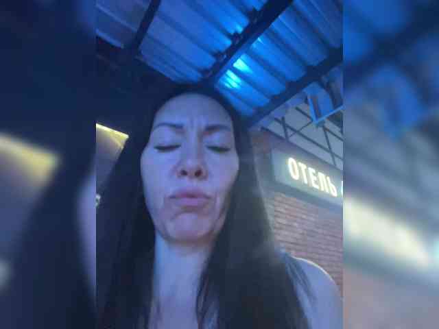 Karolina_Milf webcam