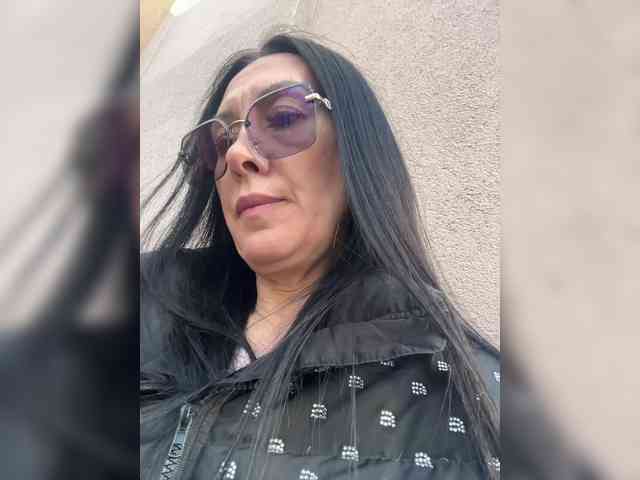 Karolina_Milf webcam