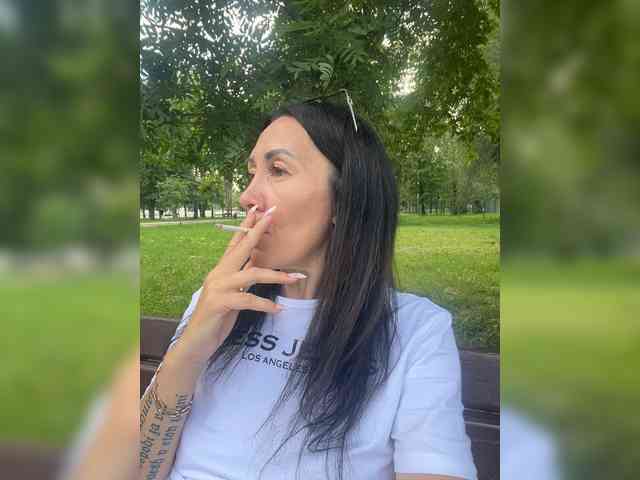 Karolina_Milf webcam