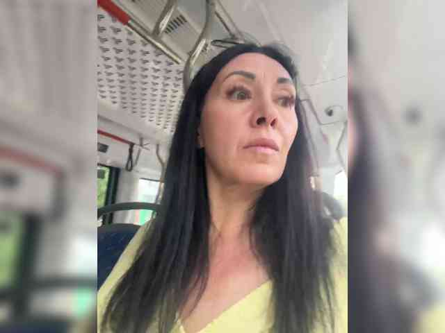 Karolina_Milf webcam
