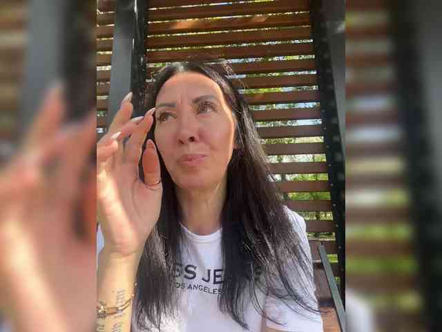 Karolina_Milf webcam