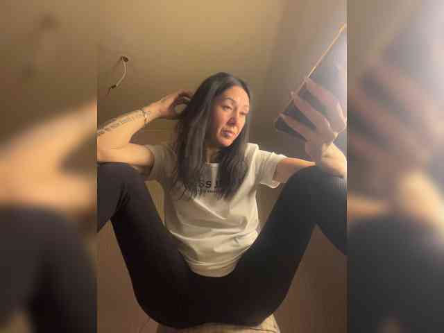 Karolina_Milf webcam