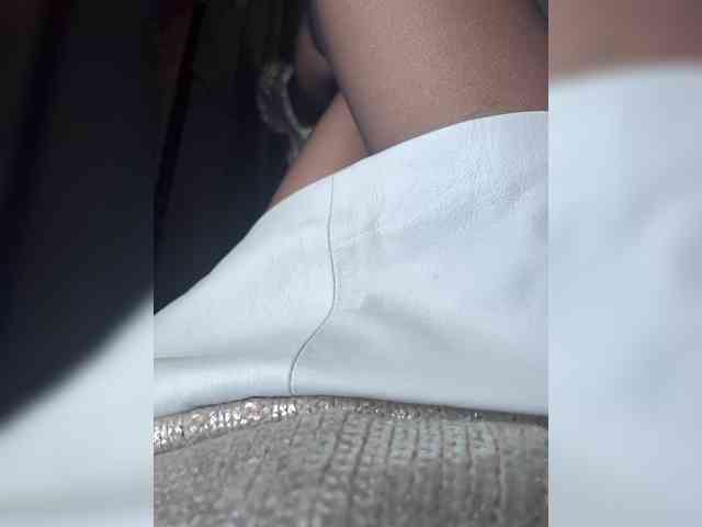 Karolina_Milf webcam