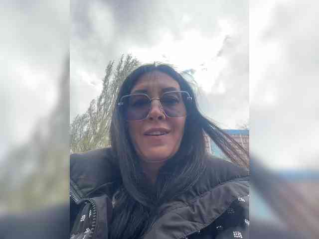 Karolina_Milf webcam