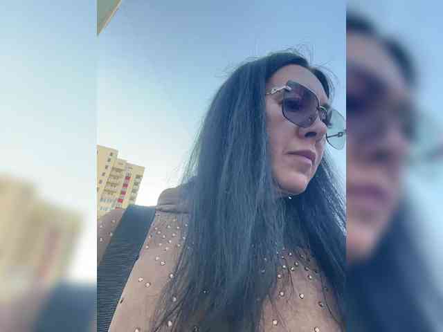 Karolina_Milf webcam