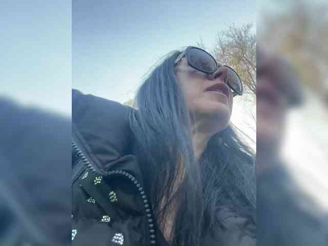 Karolina_Milf webcam