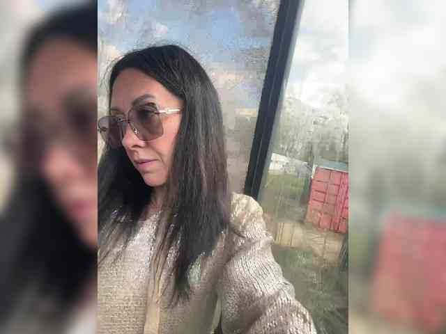 Karolina_Milf webcam