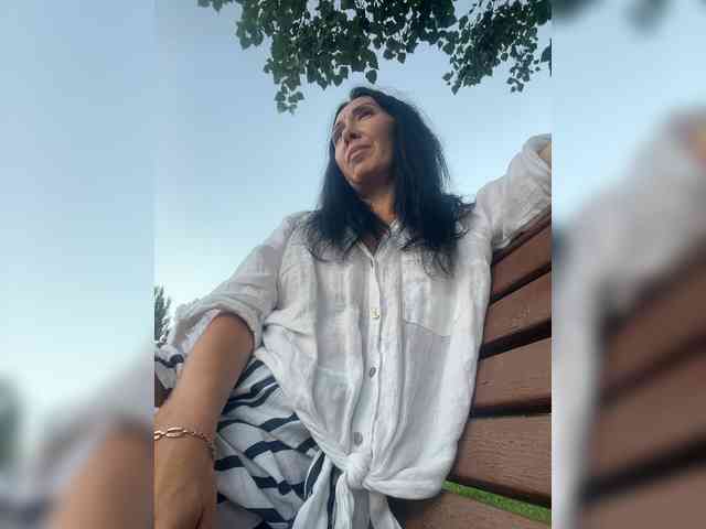 Karolina_Milf webcam