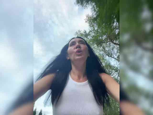 Karolina_Milf webcam