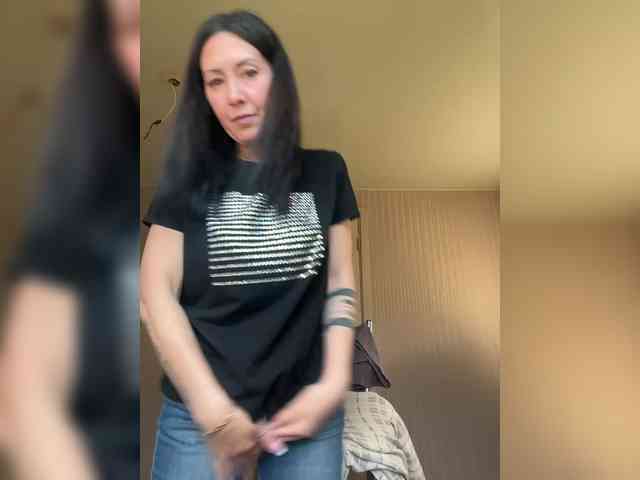 Karolina_Milf webcam