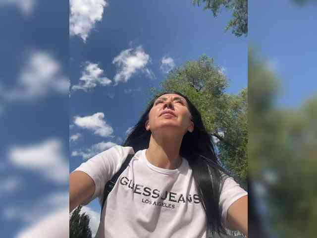 Karolina_Milf webcam