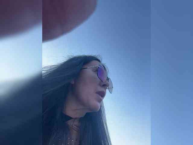 Karolina_Milf webcam
