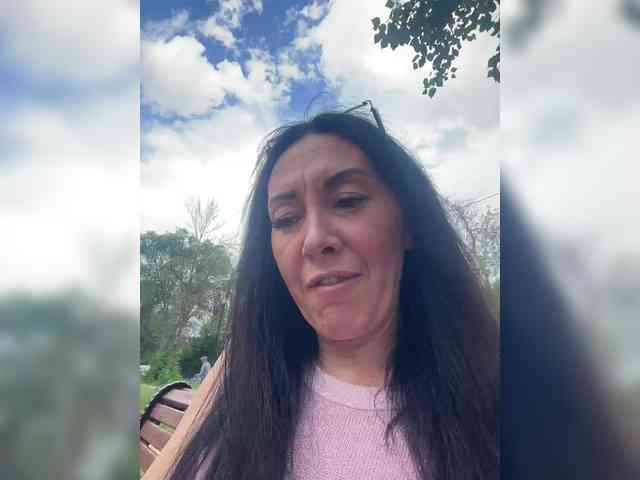 Karolina_Milf webcam