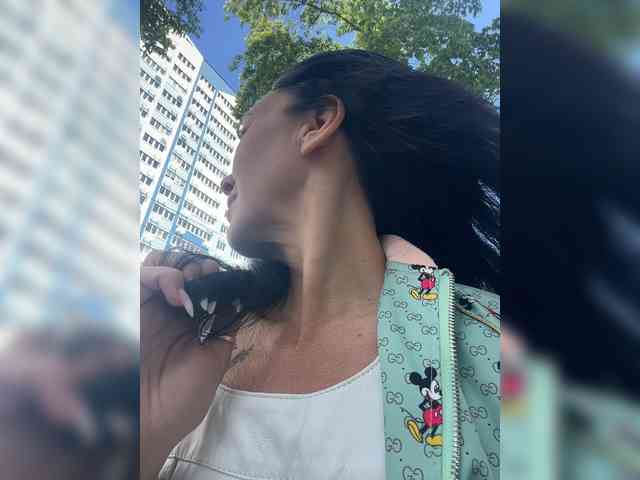 Karolina_Milf webcam
