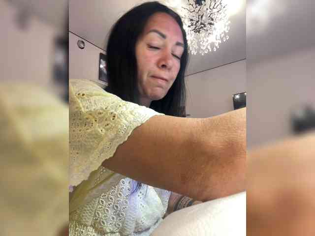 KarolinaMilf Sex Cam Show