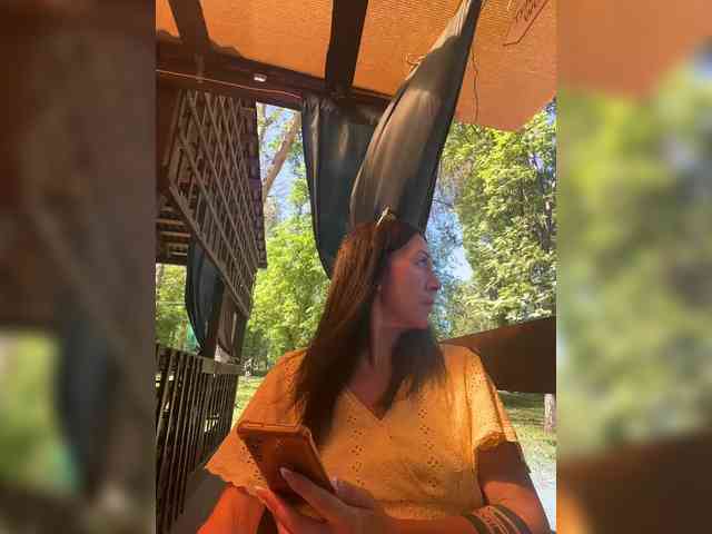 Karolina_Milf webcam