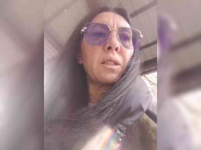 Karolina_Milf webcam