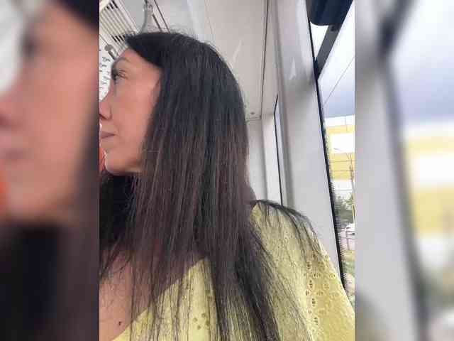 Karolina_Milf webcam