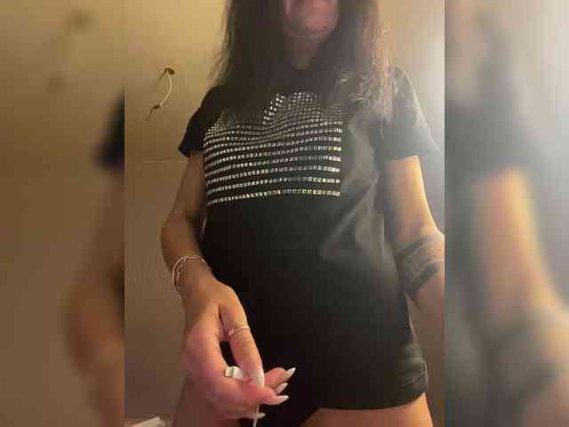 Karolina_Milf webcam