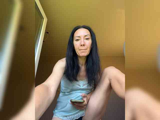 Karolina_Milf webcam