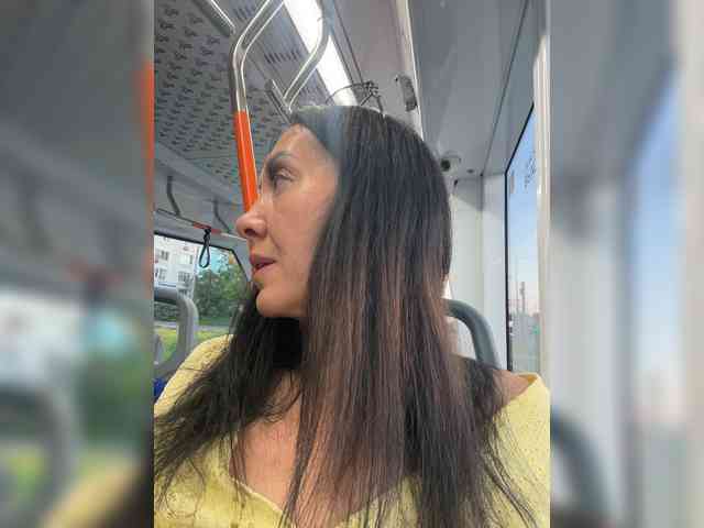 Karolina_Milf webcam