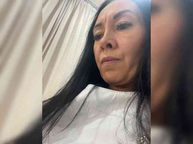 Karolina_Milf webcam