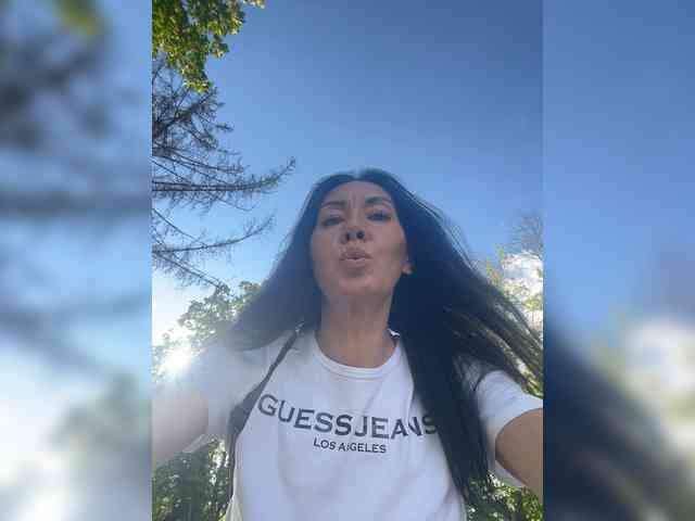 Karolina_Milf webcam