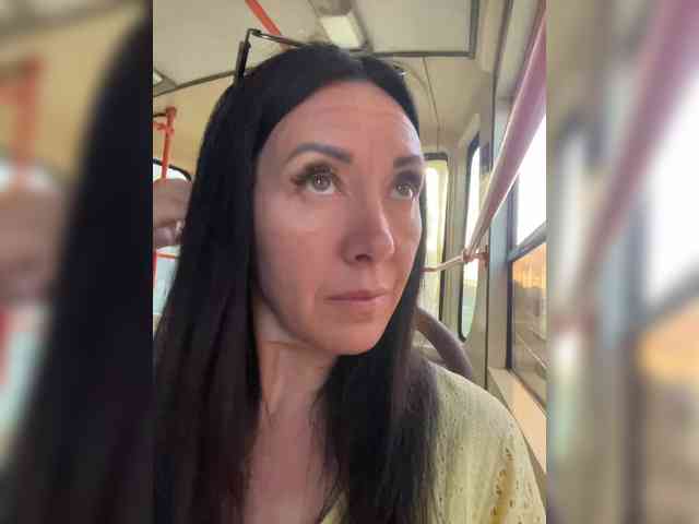 Karolina_Milf webcam
