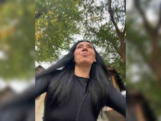 Karolina_Milf webcam