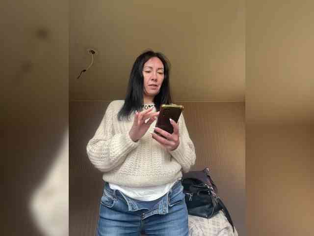 Karolina_Milf webcam