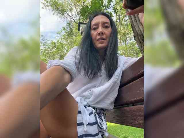 Karolina_Milf webcam