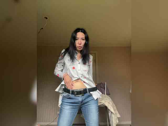 Karolina_Milf webcam