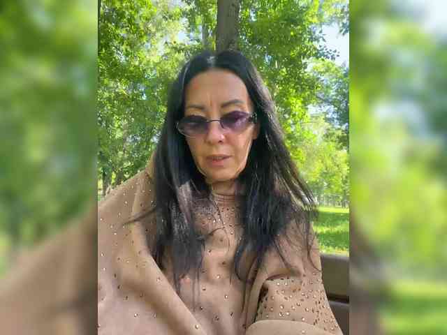 Karolina_Milf webcam