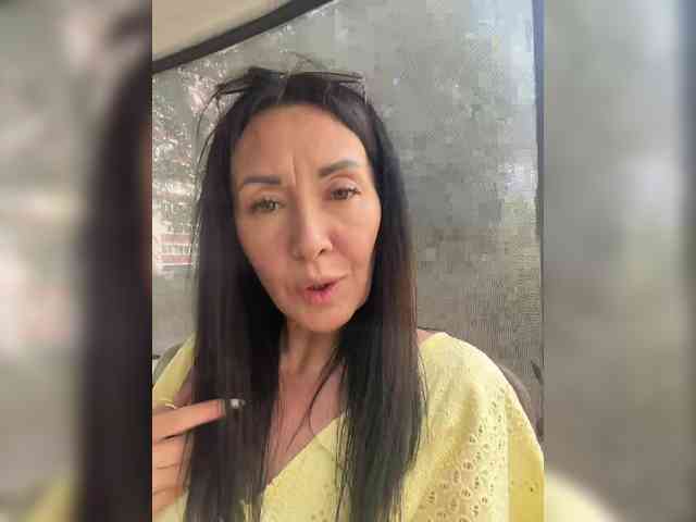 Karolina_Milf webcam