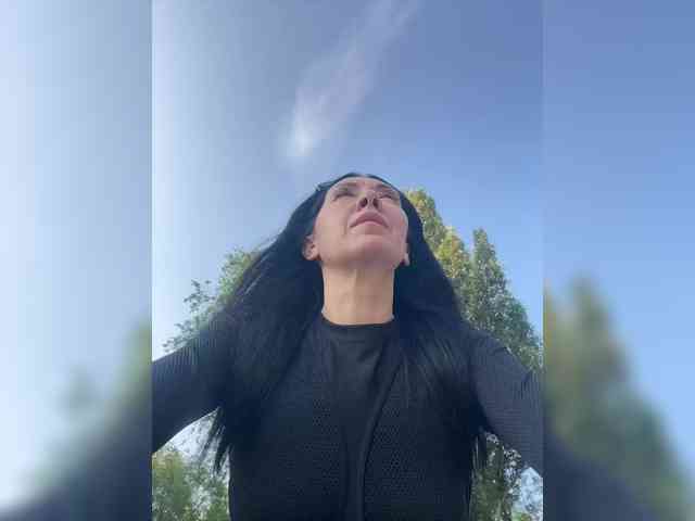Karolina_Milf webcam