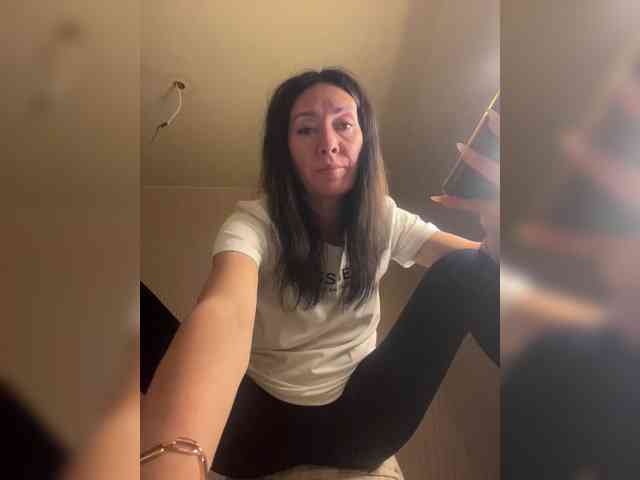 Karolina_Milf webcam