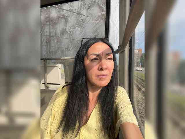 Karolina_Milf webcam