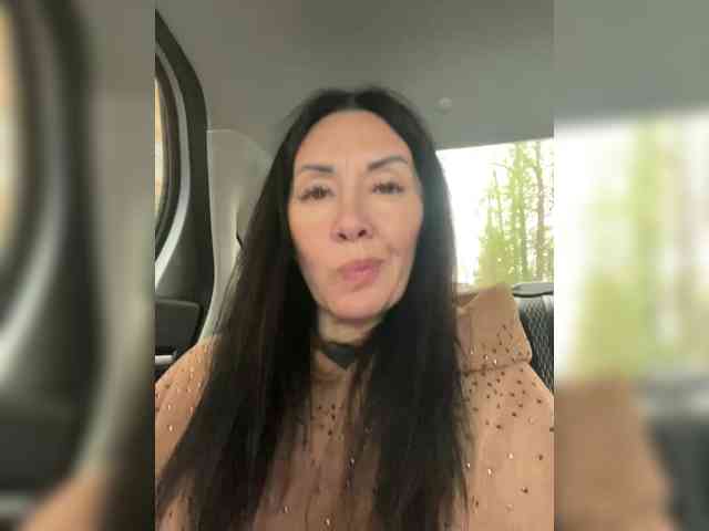 Karolina_Milf webcam