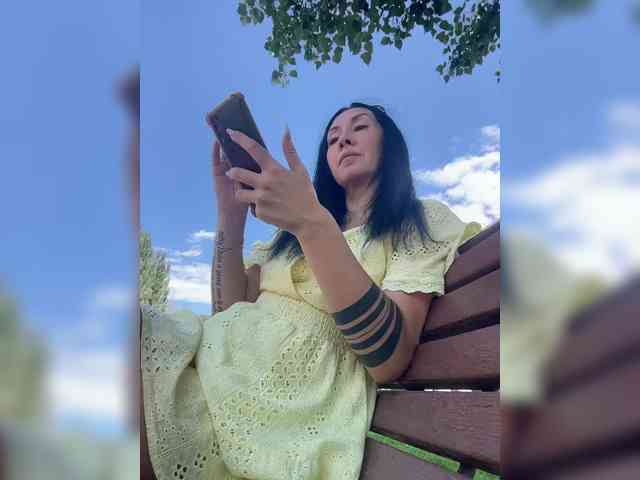 KarolinaMilf Sex Cam Show