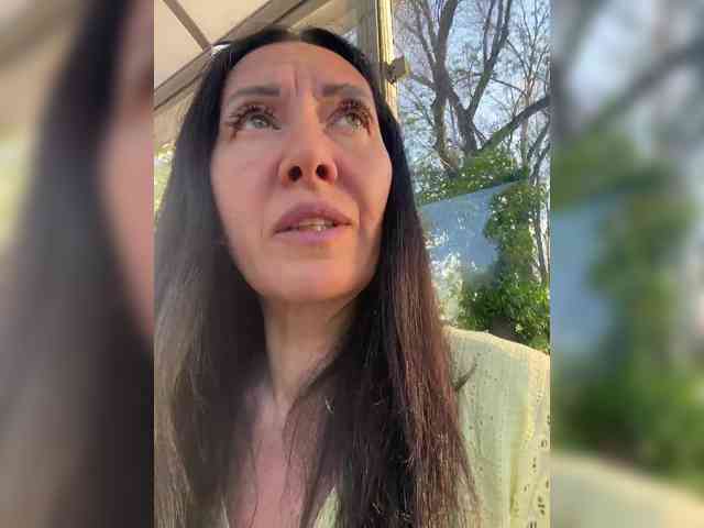 Karolina_Milf webcam