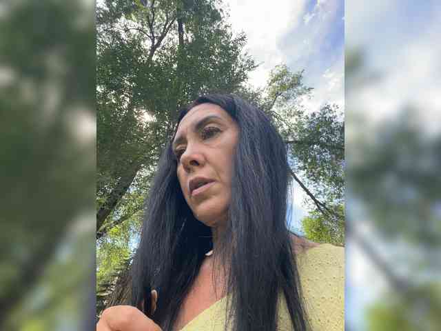 Karolina_Milf webcam