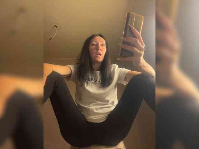 Karolina_Milf webcam