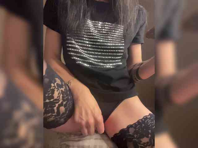 Karolina_Milf webcam