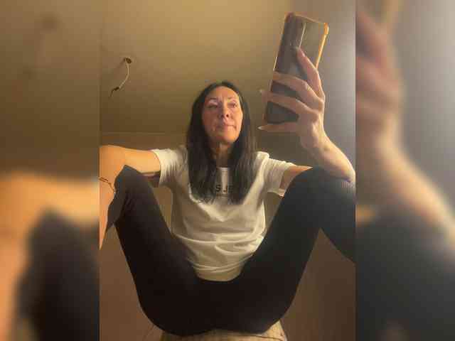 Karolina_Milf webcam