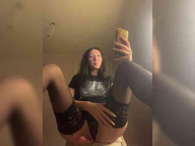 Karolina_Milf webcam