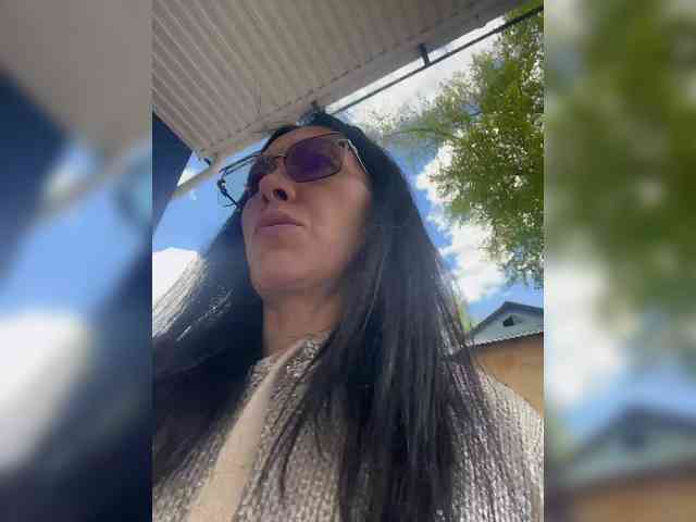 Karolina_Milf webcam