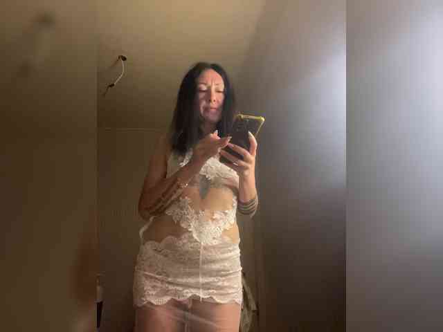 Karolina_Milf webcam