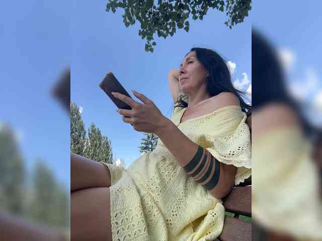 KarolinaMilf Sex Cam Show